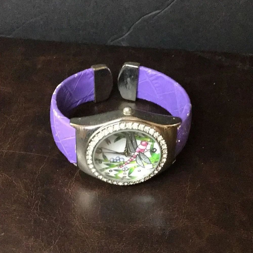 Vintage Avon dragonfly watch some where pictured need battery